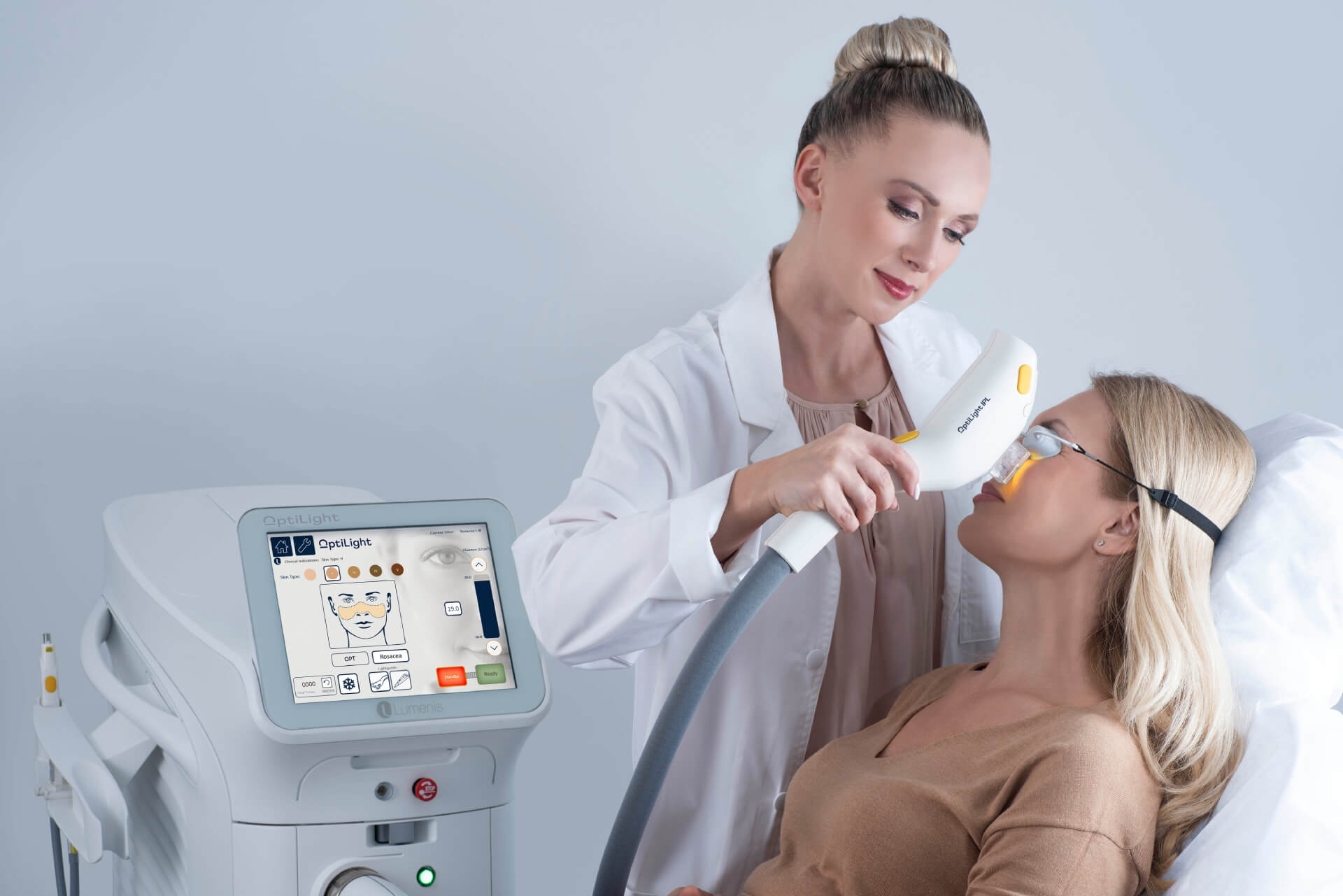 woman receiving dry eye disease treatment with optilight by lumenis