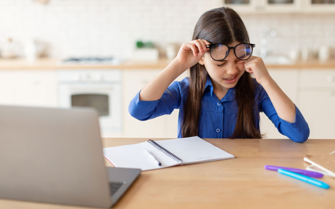 Managing Screen Time in Bakersfield Students: Tips for Eye Strain in Distance & Hybrid Learning