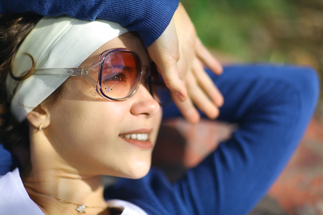 Woman wearing sunglasses