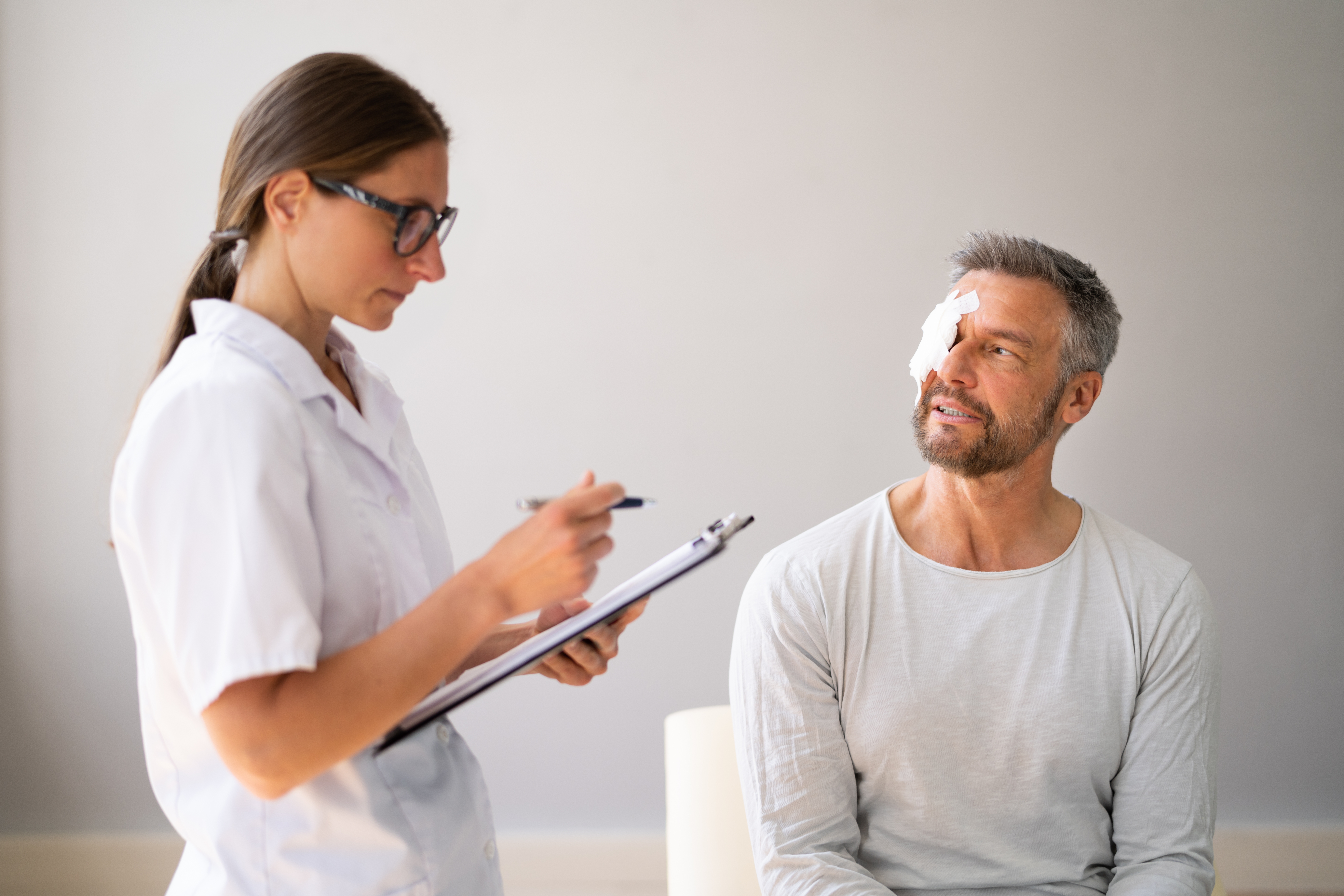 Eye,First,Aid,Care,By,Doctor.,Medicine,Plaster.,Pain,And